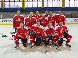 Historicky první hokejový zápas PKS okna